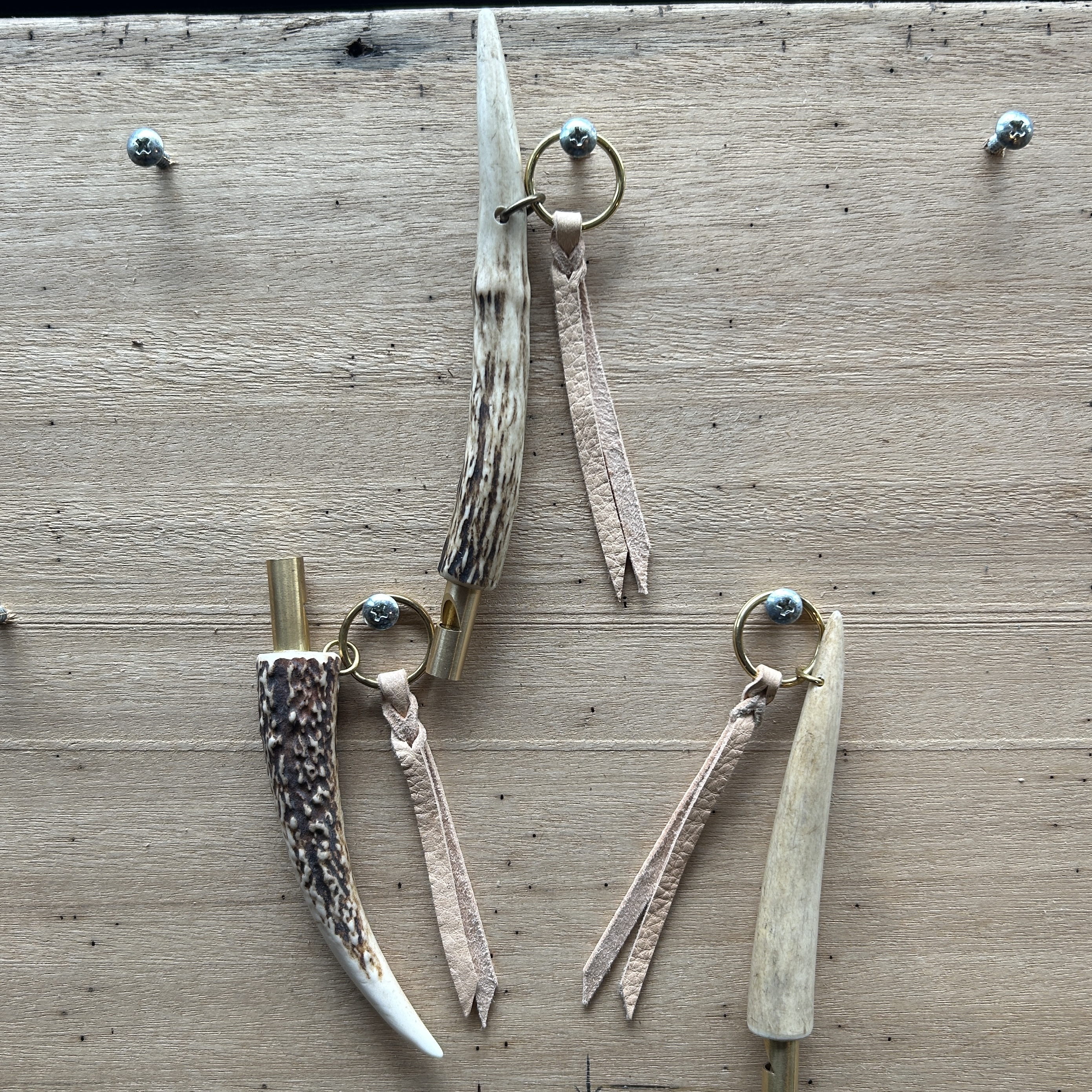 鹿ツノとレザーのホイッスル（サキ）